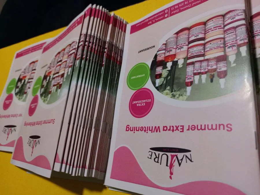 Brochures — produits cosmétiques