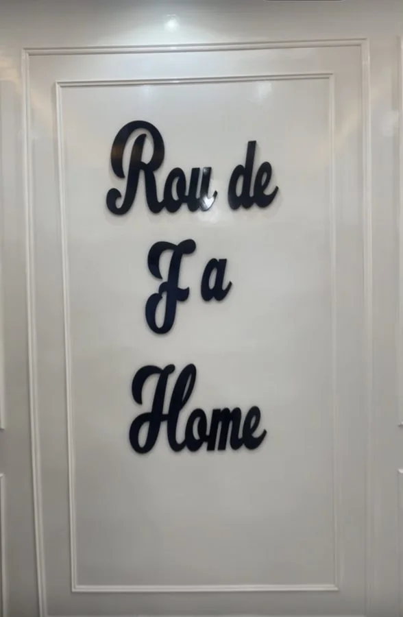 Lettres découpées — décoration